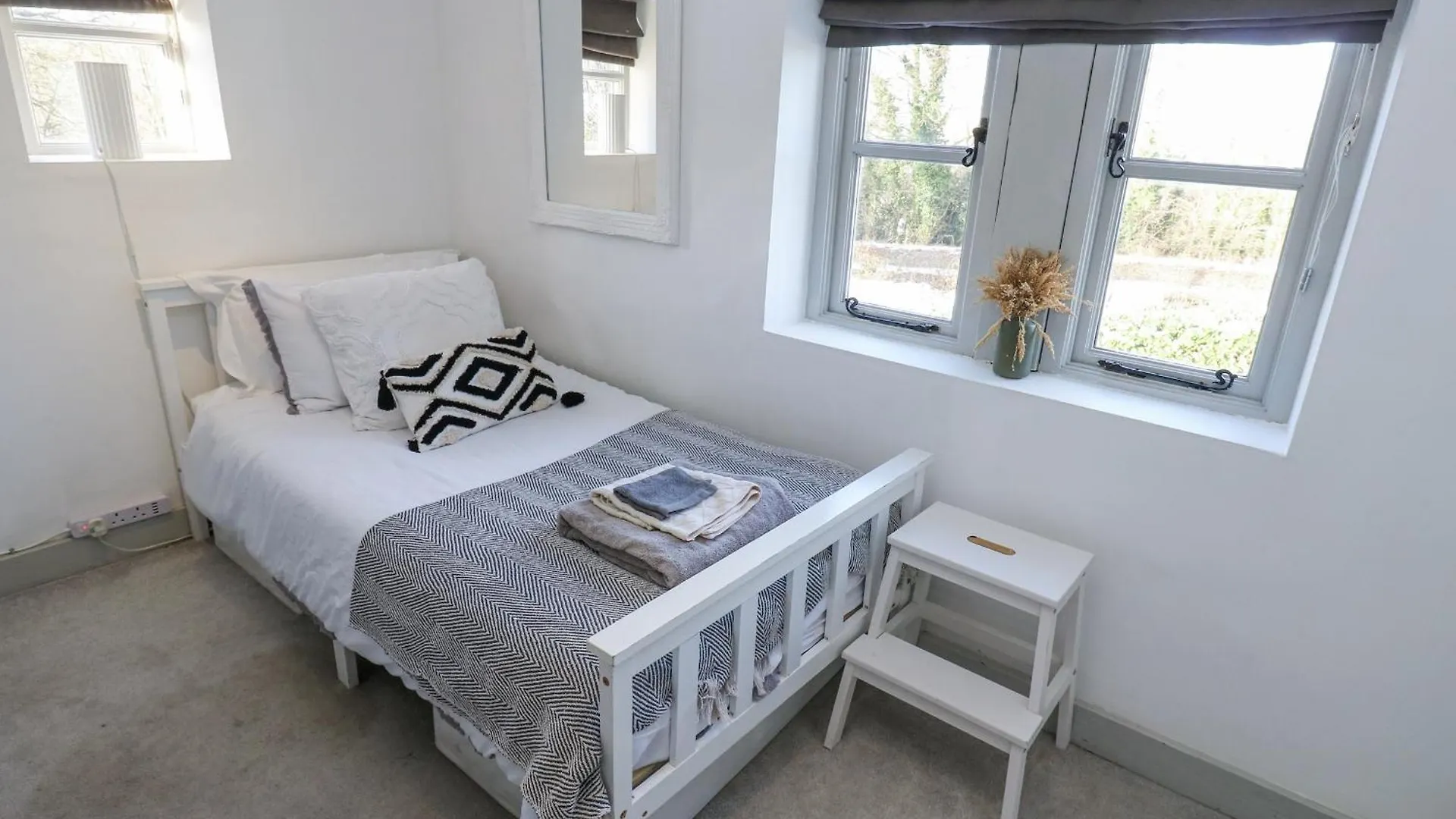 Dreamwood Cottage Вэйкфильд